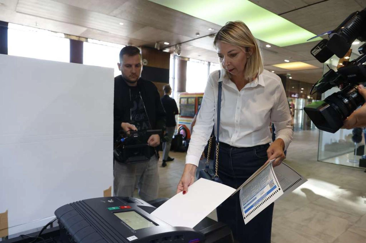 Hrvatskoj Petorci najviše koristi, zavađenoj Trojci i srpskim oporbenjacima uzaludni skeneri i biometrijska identifikacija?